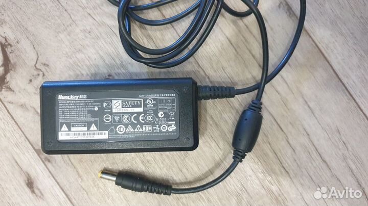 Адаптер / Блок питания на разные устройства