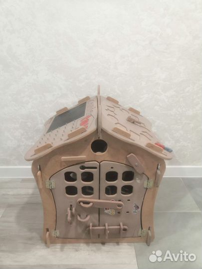 Игрушка Домик бизиборд