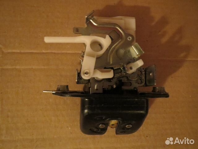 Замок двери багажника для Субару