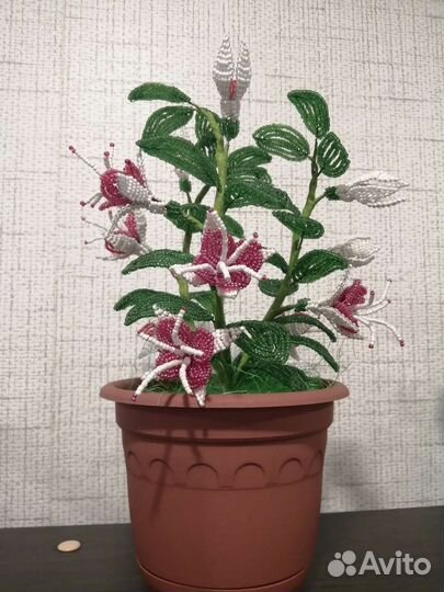 Фуксия из бисера