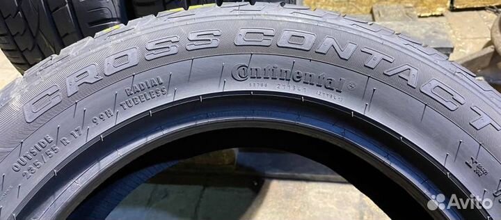 Continental CrossContact UHP E 235/55 R17