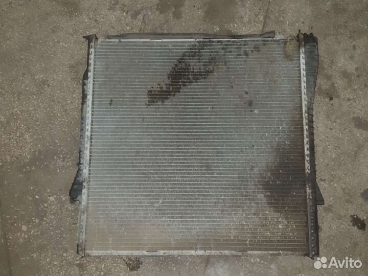 Радиатор охлаждения бмв Е53 4.4 АКПП