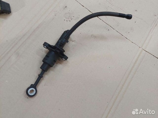 Главный цилиндр сцепления Skoda Rapid