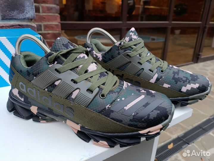 Зимние кроссовки Adidas goretex непромокаемые