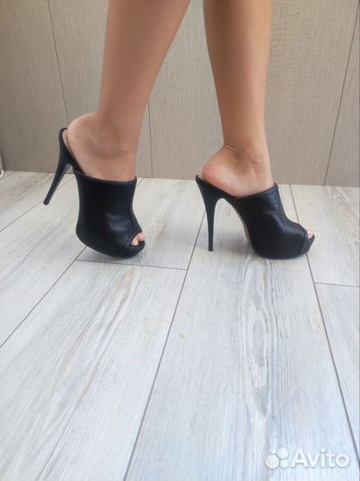 Босоножки Amazogna