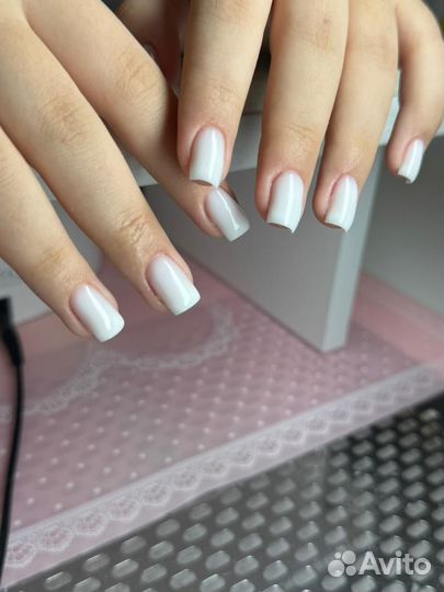 Модель на наращивание ногтей