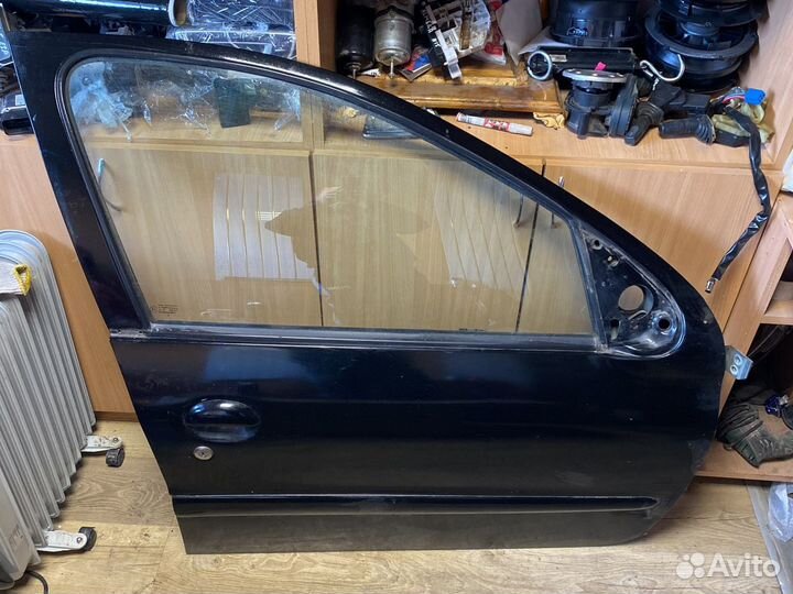Peugeot 206 рестайлинг передняя правая дверь