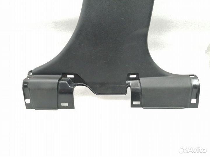Накладка стойки правая Mitsubishi Outlander Xl