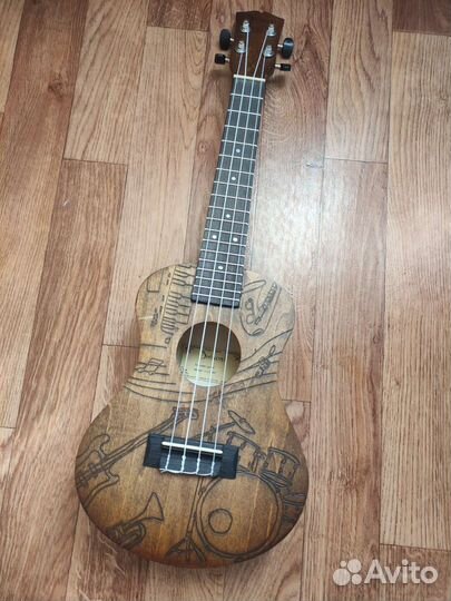 Укулеле концерт+ медиатор