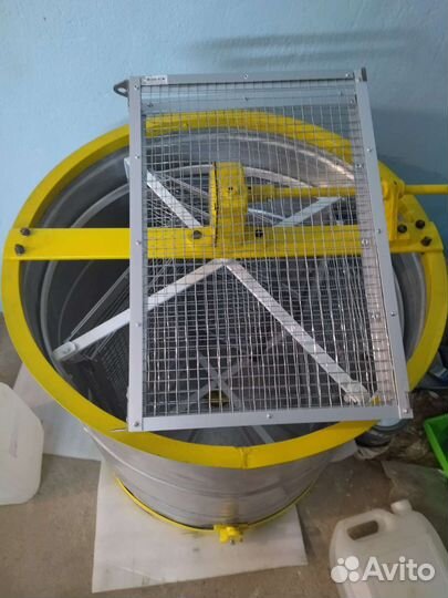 Медогонка 4 рамочная