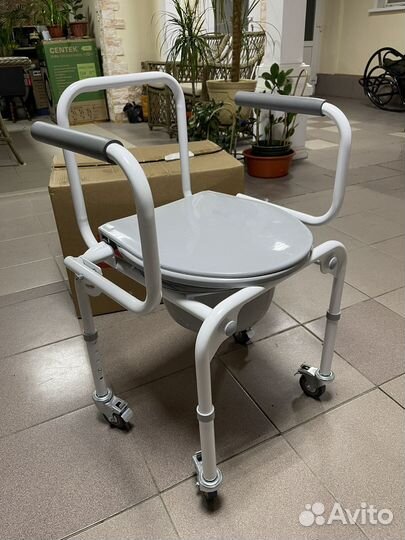 Санитурный стул