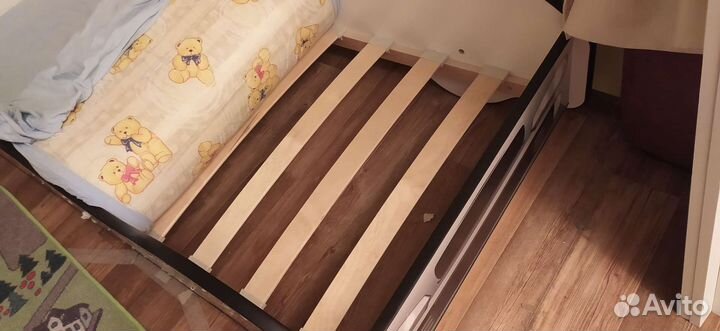 Детская кровать машина