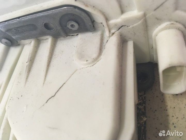 Замок двери задней правой Mercedes-Benz E-Class W2