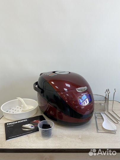 Мультиварка Redmond RMC-M150