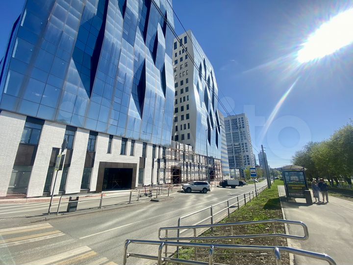 Офис 101.85 кв.м. в бизнес-центре с видом на Волгу