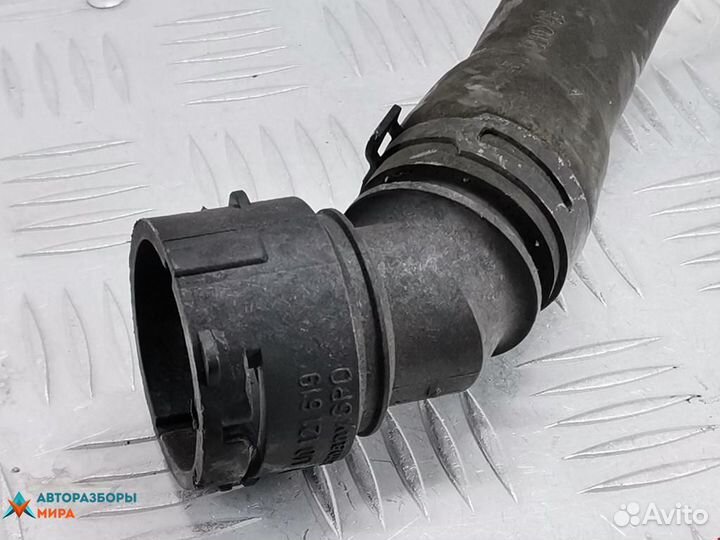 Патрубок радиатора Volkswagen Golf 3 1998