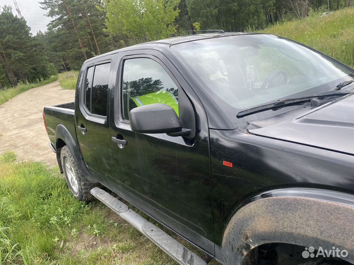 Nissan Navara 2.5 AT, 2008, битый, 306 000 км