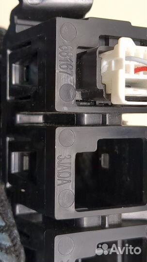 Кнопка багажника Infiniti QX60, 2015