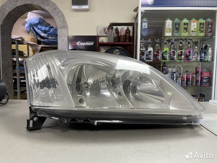 Фара передняя правая corolla 120 хэтчбек