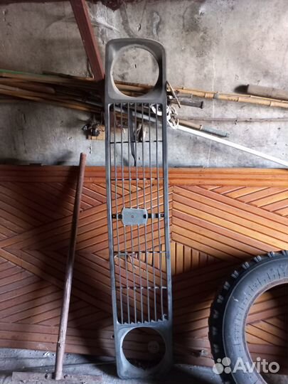 Продаю новую решетку радиатора на ниву 4(4