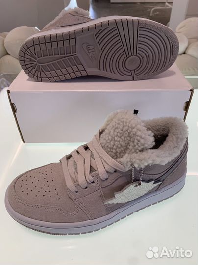 Кроссовки Nike Air Jordan 1 Low Sherpa Оригинал