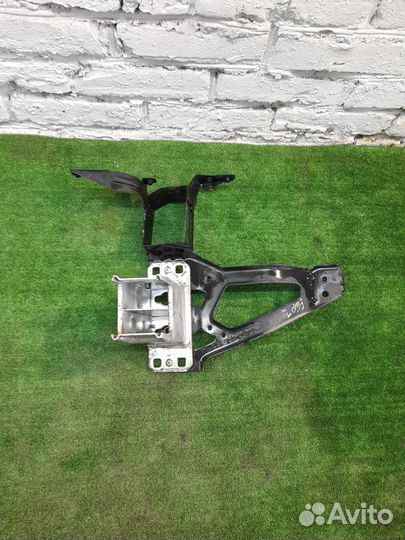 Кронштейн фары передней левой bmw 5 e60