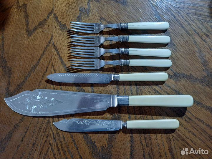 Антикварные столовые приборы из Англии