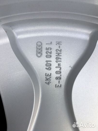 Оригинальные колеса Audi E tron R19