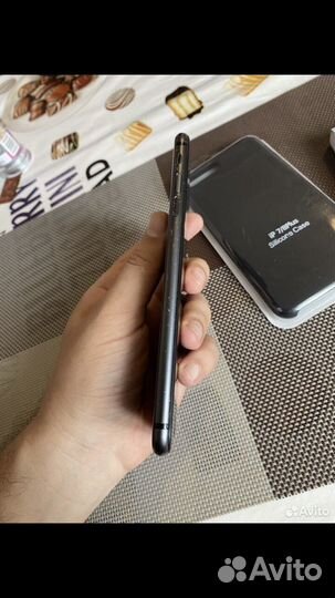 Телефон iPhone 8 plus