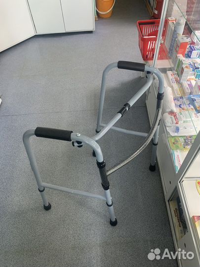 Ходунки для взрослых шагающие