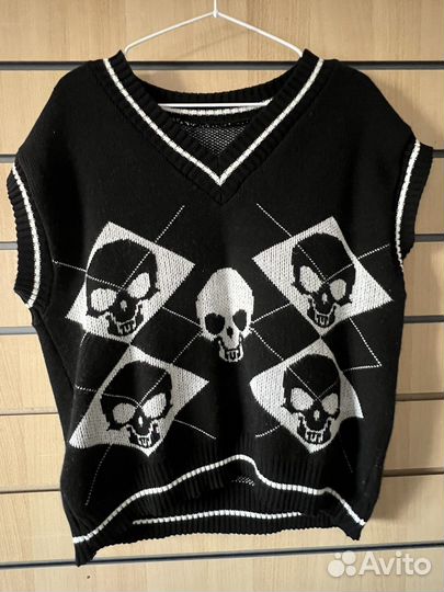 Жилетка женская вязаная