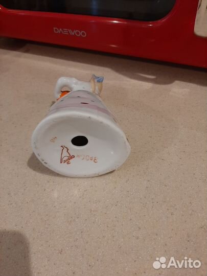 Статуэтка девушка с чайником, Дулево