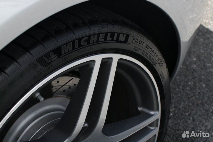 Michelin Pilot Sport 4 S 265/40 R22 106Y