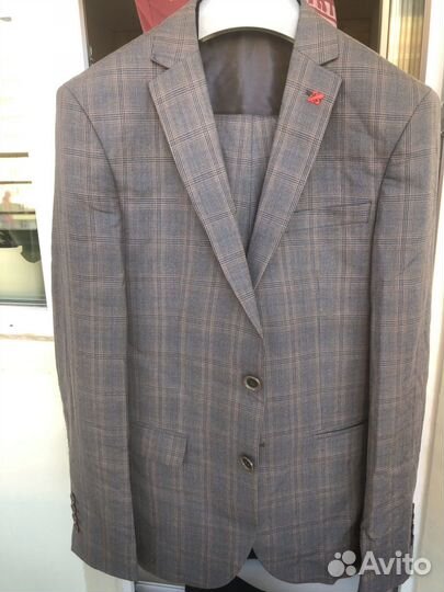 Мужской костюм тройка 48