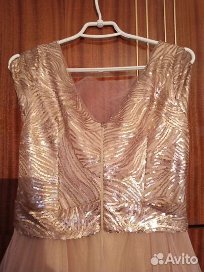 Вечернее платье