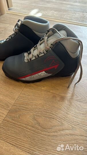 Лыжные ботинки