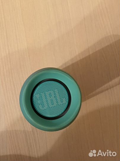 Портативная колонка jbl