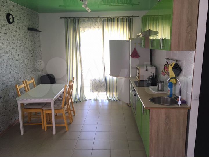 Дом 63 м² на участке 3 сот.