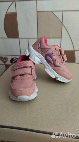 Кроссовки для девочки