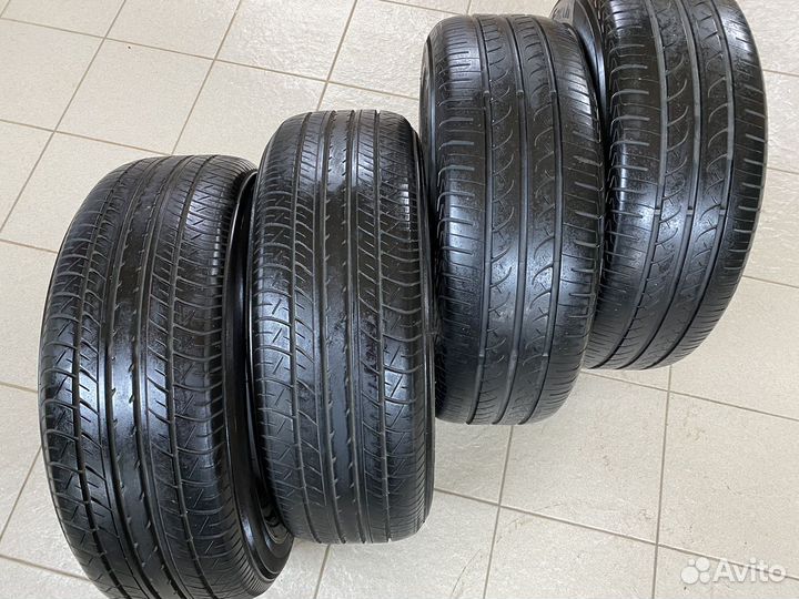 Yokohama BluEarth E70 215/60 R16 99H