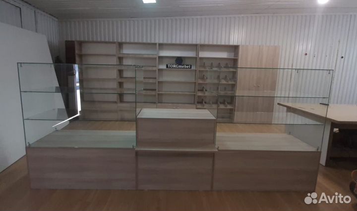 Витрина остеклённая