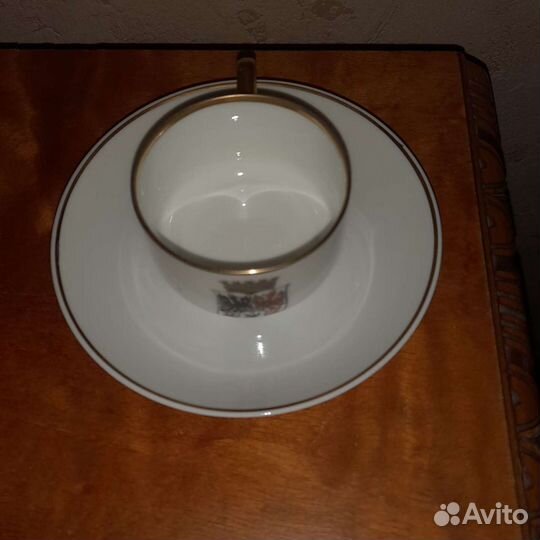 Чашка с гербом антик