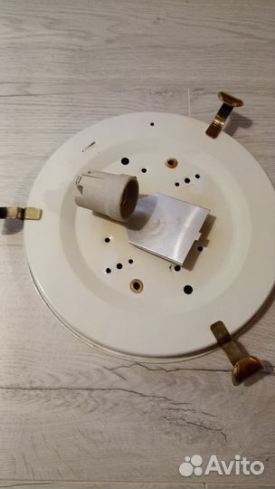 Светильник потолочный