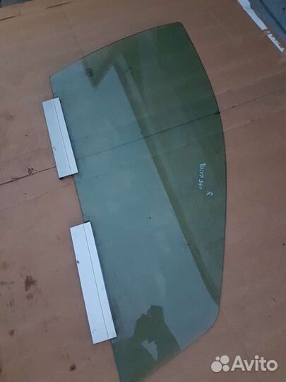 Стекло переднее правое Volvo S60