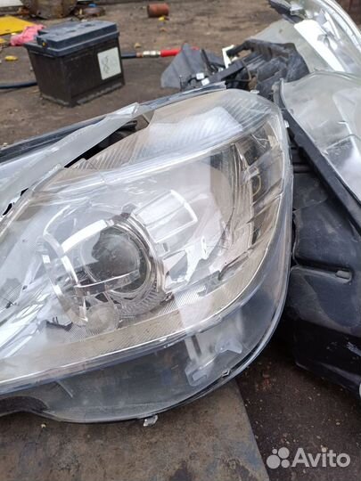 212 левая фара галоген тайвань битая