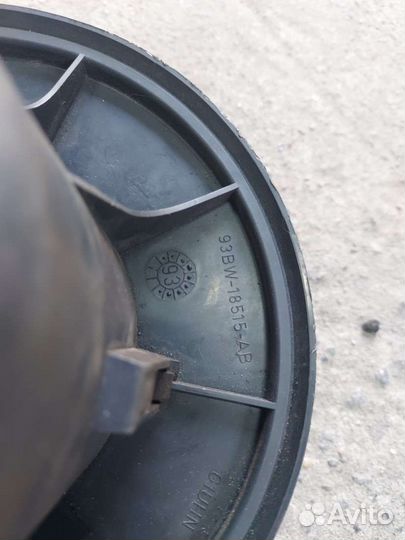 Моторчик печки Ford Mondeo 2 93BW18515AB