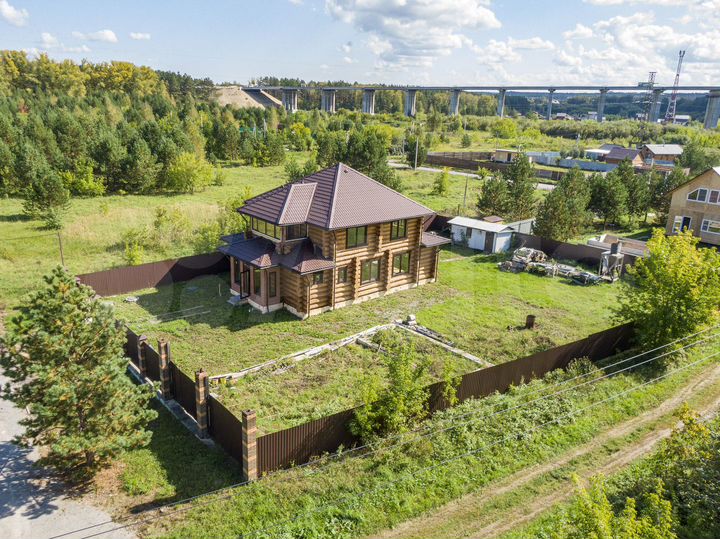 Дом 198,2 м² на участке 11,5 сот.