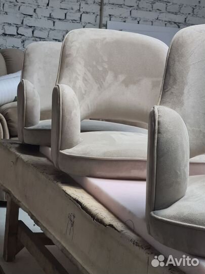 Перетяжка и реставрация мебели