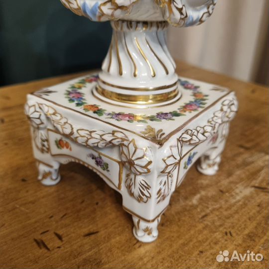 Старинная фарфоровая ваза