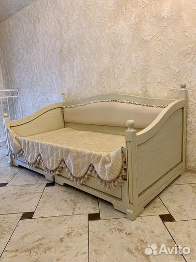 Детская кровать, диван массив, с матрасом